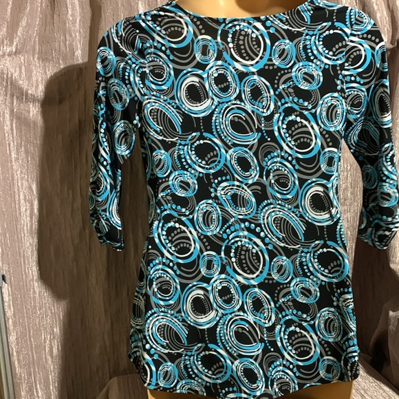 Maurices Top Blouse M Stretchy Black Blue Circles Polka Dots 3/4 Sleeve Pullover - Picture 11 of 16